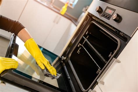 How Long After Cleaning an Oven Can I Cook? | Ovenclean Blog