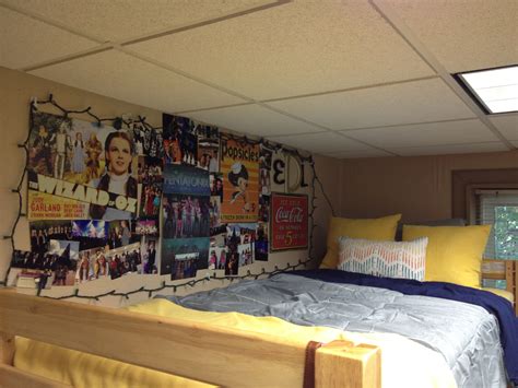 Just set up my dorm room at Wingate! SO HAPPY. | Dorm room, Home decor ...