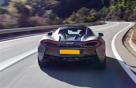 2020 McLaren 570S vs 2020 McLaren 570GT