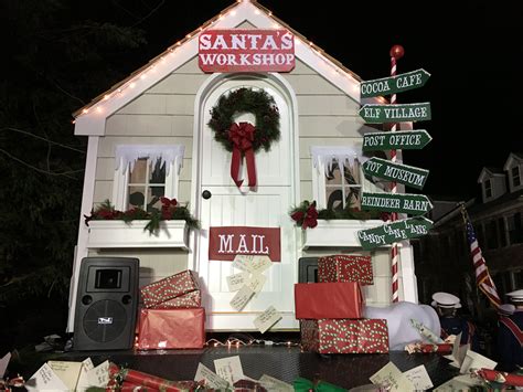 Santa's workshop float for Christmas parade #Christmas #parade | Christmas float, Christmas ...