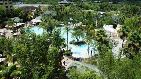 Loews Royal Pacific Resort: Pool area