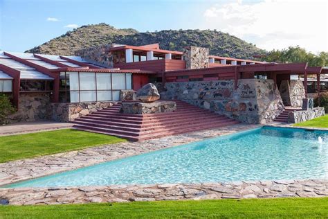 Frank Lloyd Wright Houses - everything you need to know about all the homes he designed | Livingetc