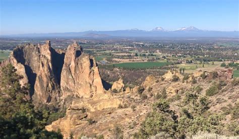 Hiking Sisters Oregon: 10 Best Hikes Near Sisters (+Maps)