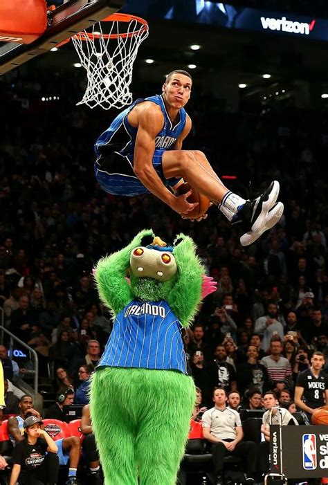 Aaron Gordon soars in NBA dunk contest - SFGate