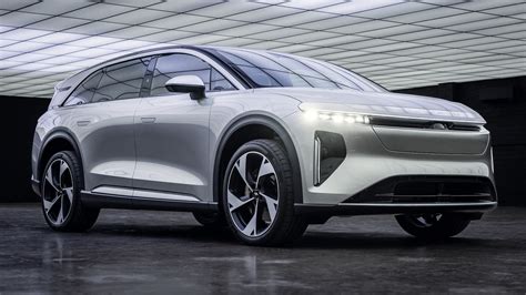 2025 Lucid Gravity SUV First Look Review: A 3-Row Threat to Tesla, Rivian