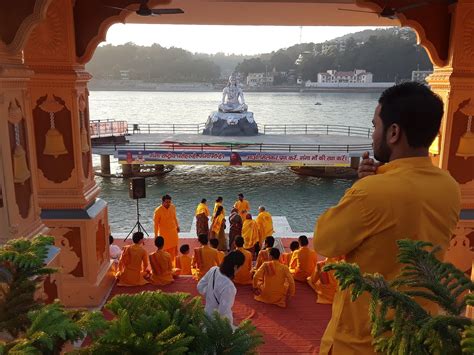 Ganga Aarti Rishikesh - All You Need to Know BEFORE You Go