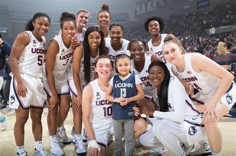 UConn women's basketball team surprises 8-year-old girl with trip to Final Four