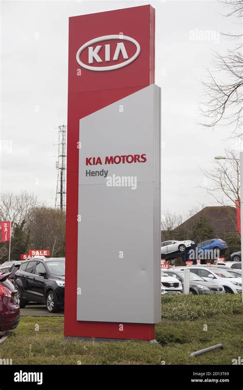 Kia Dealership - Eastleigh, UK - Jan 2015 Stock Photo - Alamy