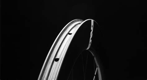 Best Carbon Wheels for Triathlon, Road, Gravel, & MTB