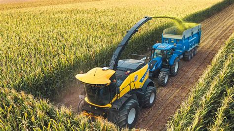 New Holland celebrates 60th Anniversary of self-propelled forage harvester