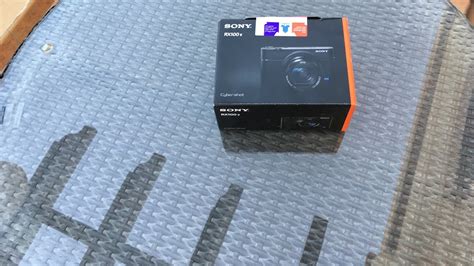 Sony RX100 V Unboxing Video - Quick Overview of What's Included