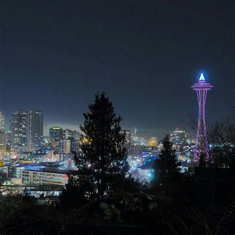 Seattle skyline on New Year's 2016 - In Brief