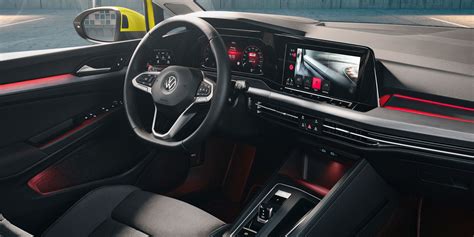 Volkswagen Golf Interior & Infotainment | carwow