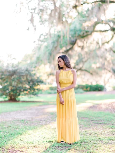 A Collection of Simple Yellow Outfits for High School Senior Girls