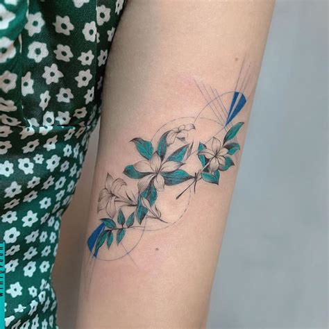 Guide to Flower Tattoos, Meaning, Design Ideas & Placements