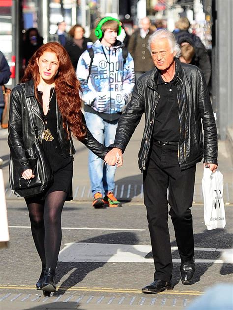 Jimmy Page, 71, Dating Scarlett Sabet? See the PDA Photo! | E! News