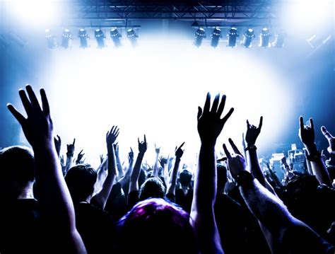 Cheering crowd at a rock concert HD picture 06 free download