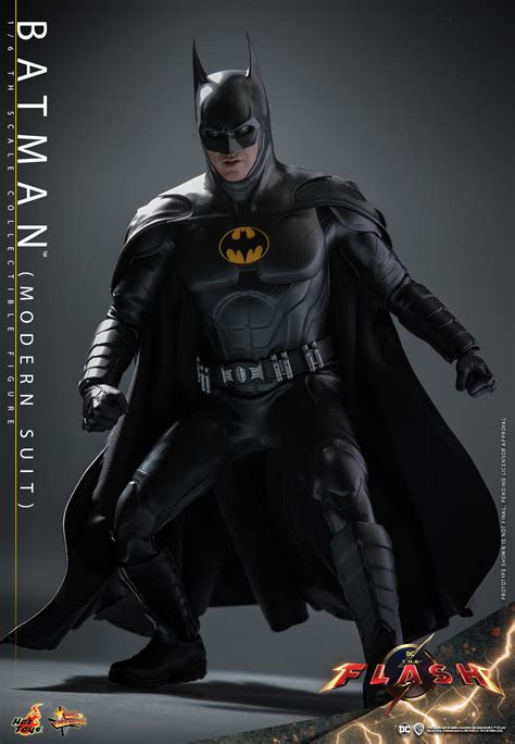 Hot Toys to release insanely detailed Michael Keaton Batman figure - The Flash - Gamereactor