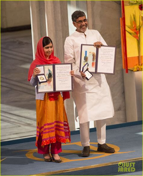 Activist Malala Yousafzai Accepts Nobel Peace Prize in Norway: Photo ...