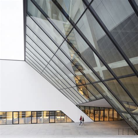 MO Museum of Modern Art / Studio Libeskind | ArchDaily