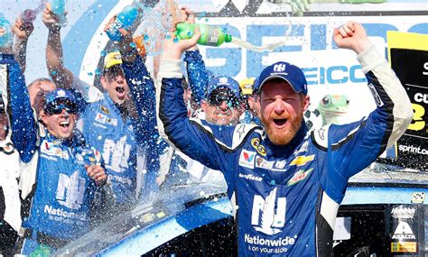 NASCAR's Biggest Bro Dale Earnhardt, Jr. Announces His Retirement, Fans ...