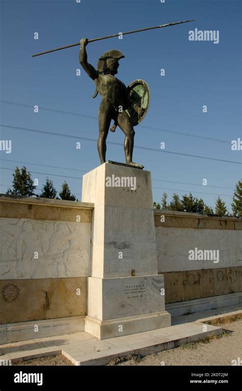 Battle of thermopylae statue hi-res stock photography and images - Alamy