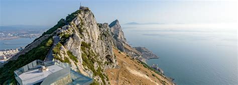 New skywalk constructed with ‘jaw-dropping vertical views’ over one of the Rock’s highest points ...