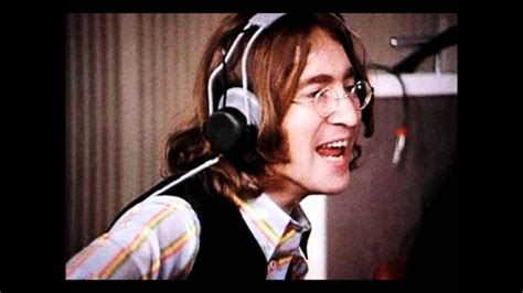 John Lennon - Happy Christmas - YouTube