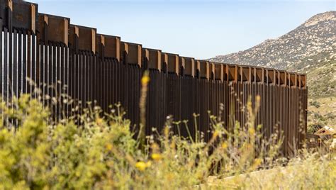 Work on more border wall starts in Arizona, New Mexico | Kingman Daily ...