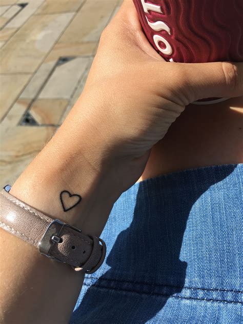 Heart Tatoo On Hand - Viraltattoo