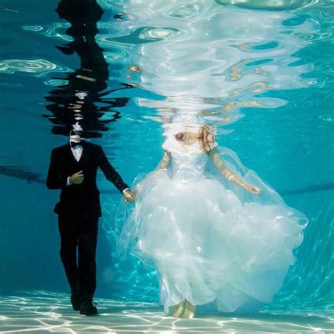 UnderwaterWedding1 | Underwater wedding, Water wedding photos, Water wedding