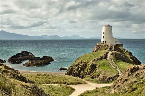 Llanddwyn Island (Ynys Llanddwyn) is a fantastic place to visit, with lots of varied photo ...