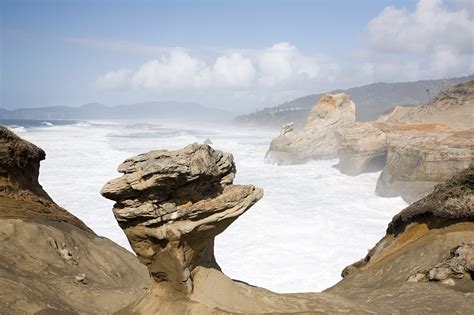 Vandals Destroy 'Duckbill' Rock Formation at Oregon National Park