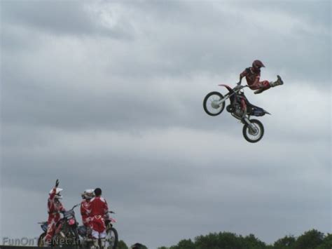 Wow! Freestyle Motocross Stunts (10 photos) - Izismile.com