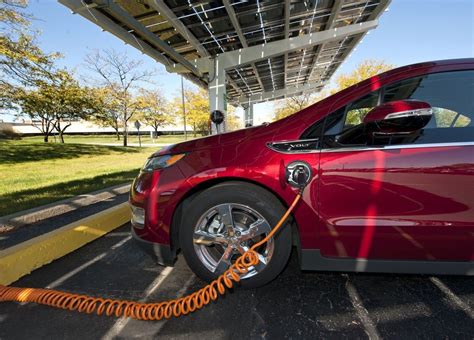 Chevrolet Volt in One of Ten New Solar-Powered Charging Stations ...