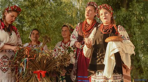 Ancient Ukrainian tradition of celebrating harvest festival reproduced in Kyiv region