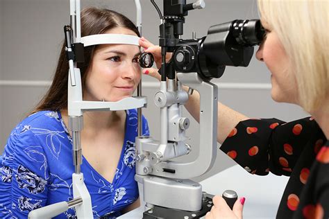 Diabetic eye screening: slit lamp examination explained - GOV.UK