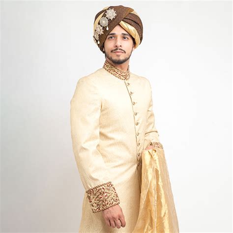 Cream Pure Jamavar Silk Form-Fitted Sherwani – The house of Arsalan Iqbal