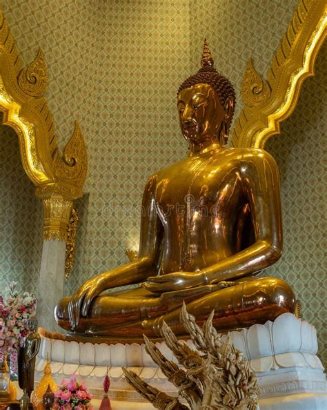 Wat Traimit Withayaram Worawihan Temple - Golden Buddha Editorial Stock Photo - Image of ...