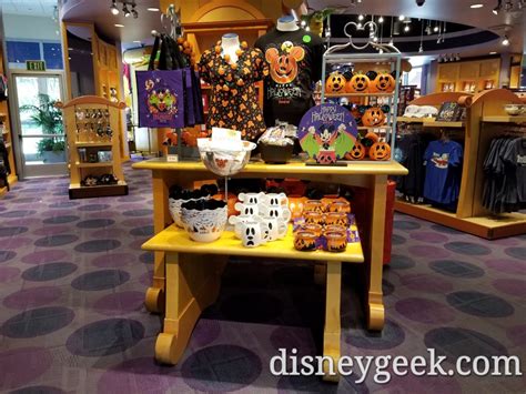 A look around Disney's Fantasia Shop at the Disneyland Hotel (several pictures) - The Geek's ...