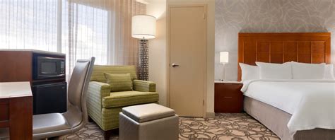 Embassy Suites by Hilton San Antonio Airport Hotel