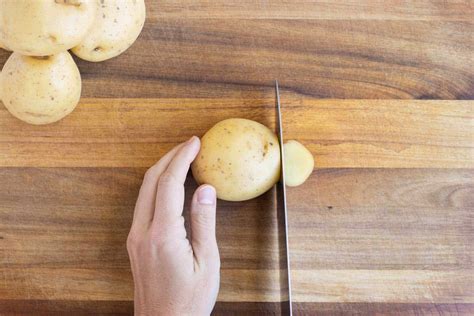 How To Dice Cooked Potatoes Without Them Sticking Together - Recipes.net