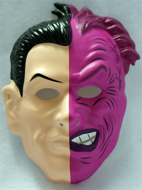 Vintage DC Comics Two Face Halloween Mask Batman Comic Book Villain Y017 | The Wild Robot!