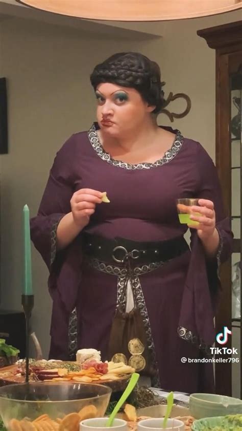 Doris the Ugly Stepsister Costume (from Shrek 2) | Shrek costume, Shrek, Outfits