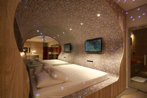 26 Futuristic Bedroom Designs - Decoholic