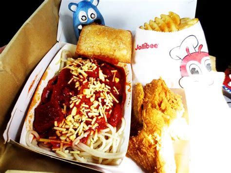 Jollibee A Famous Friend Chicken & Spaghetti Place / Nom Nom Boris