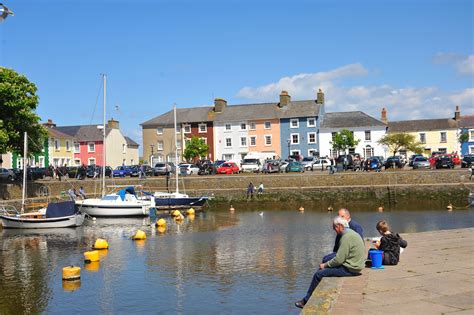 Épinglé par Alison Pinterest sur New Quay West Wales