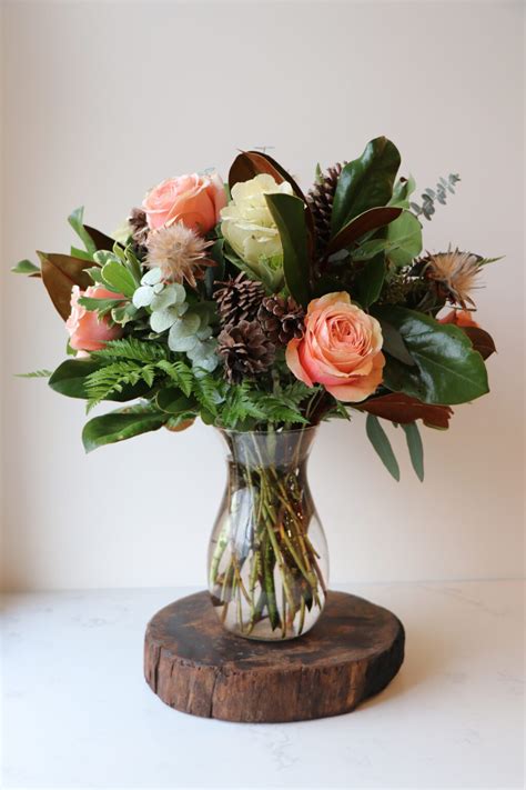 Cinnamon Garden Style Flower Arrangements | Holiday Flowers