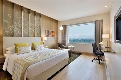 Short and romantic stay at Radisson for couples | Delhi NCR