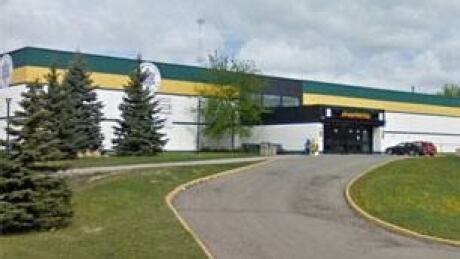 Brandon Sportsplex pool gets reprieve - Manitoba - CBC News